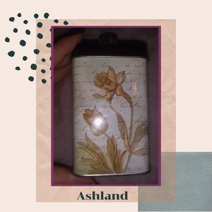 NWT Ashland | Vintage storage (Free with bundle)